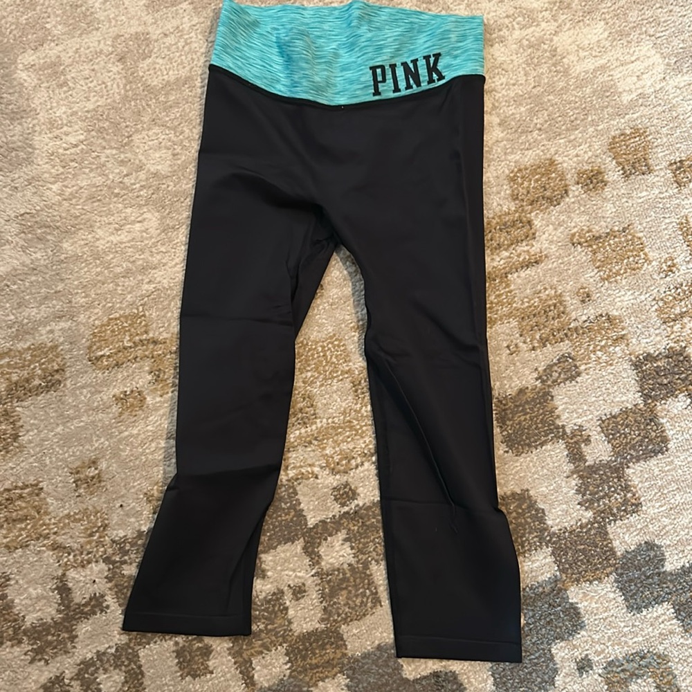 Victorias Secret Pink
- size small
- capri yoga pants